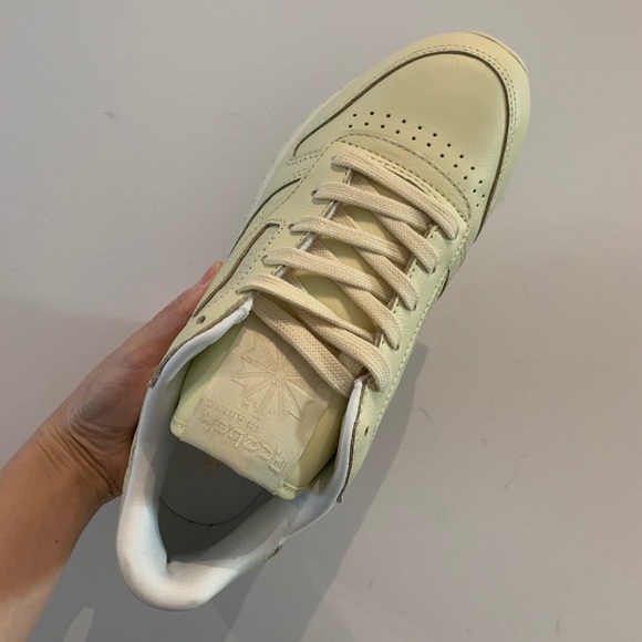 Reebok Shoes - Reebok classic leather women shoe